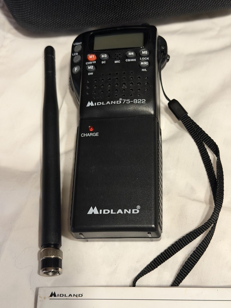 midland 75-822 cb radio With Case And Book Excellent!!