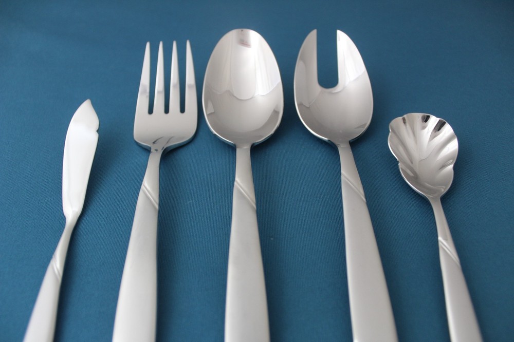 Oneida RISOTTO Serving (5pc Set) Tablespoon Pierced Fork Sugar Stainless NEW