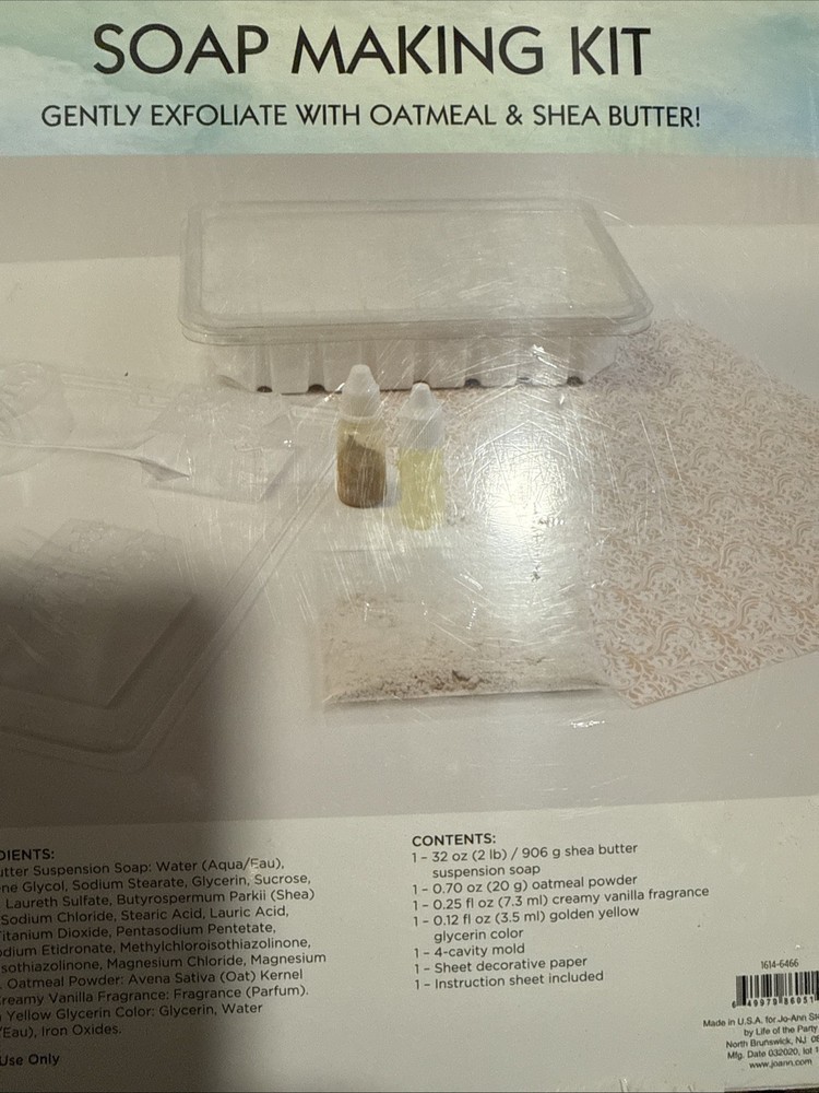 NIP HELLO LOVELY SOAP MAKING KIT