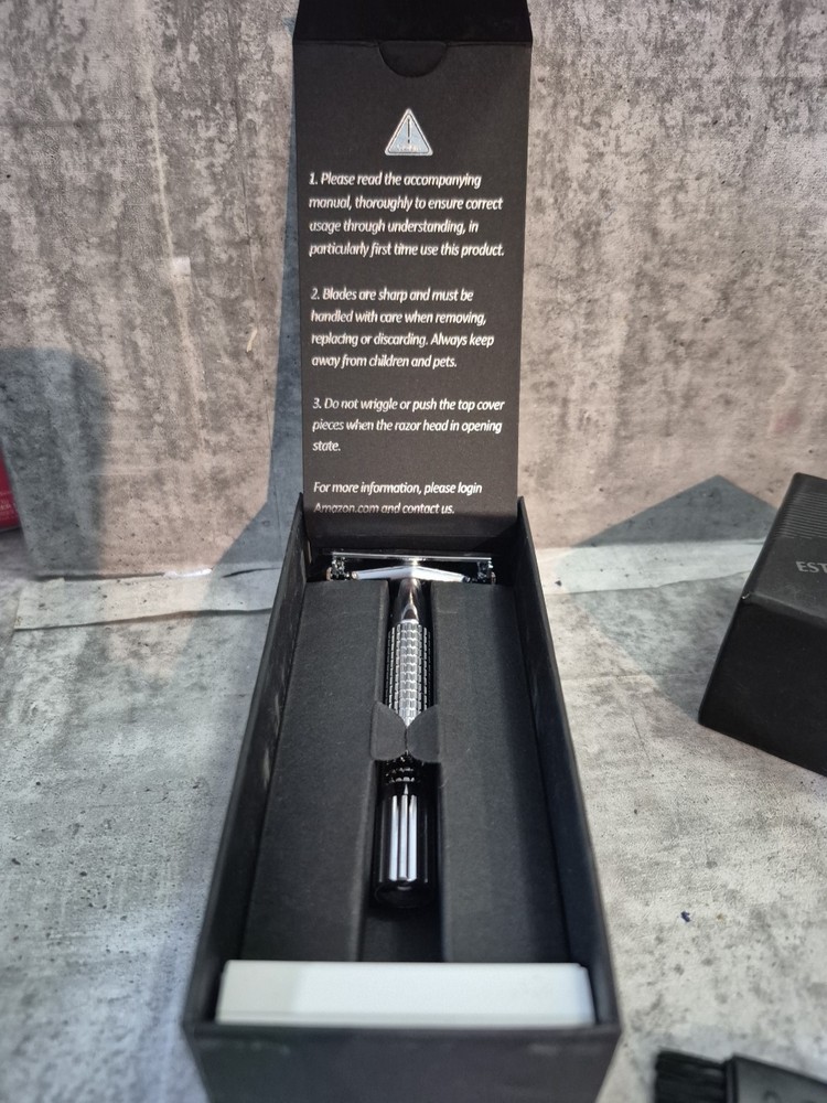 Weishi Safety Razor New Open Box