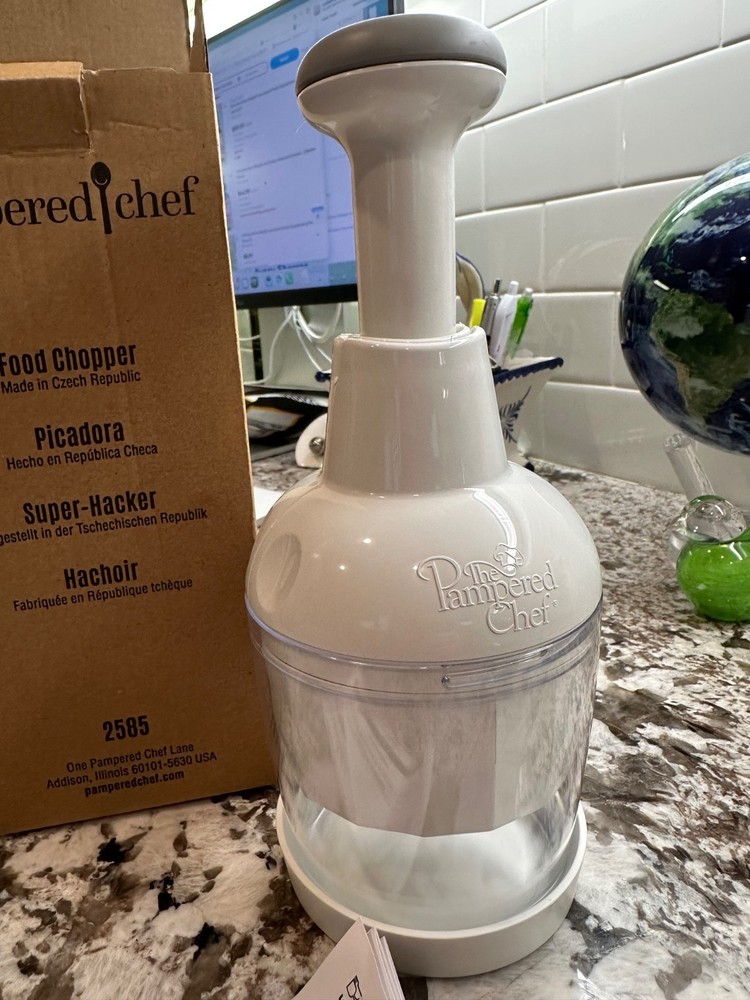 Pampered Chef Food Chopper (Top-Down Push Function) White - #2585