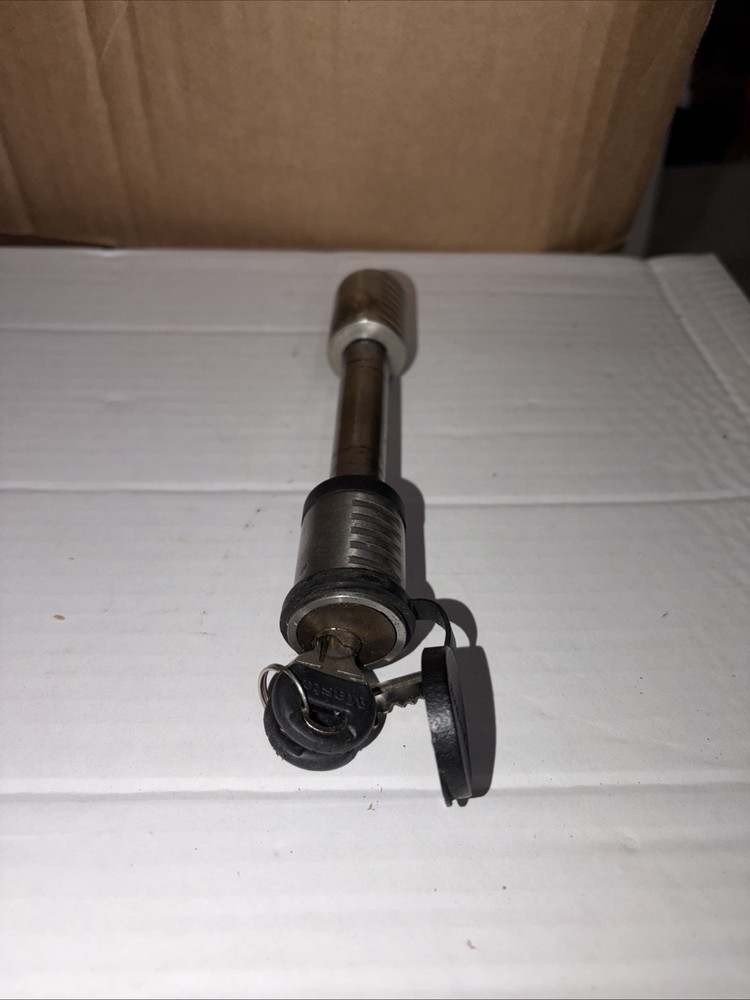 master lock trailer hitch locking pin Used
