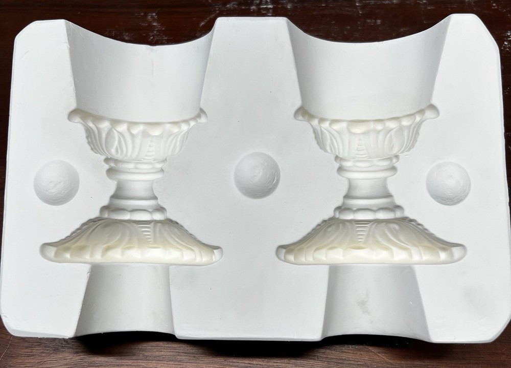 Vintage Byron Mold #BH 1131 Egg Stand