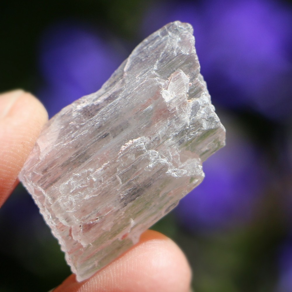 Mineral Specimen: Kunzite (KNZ95)