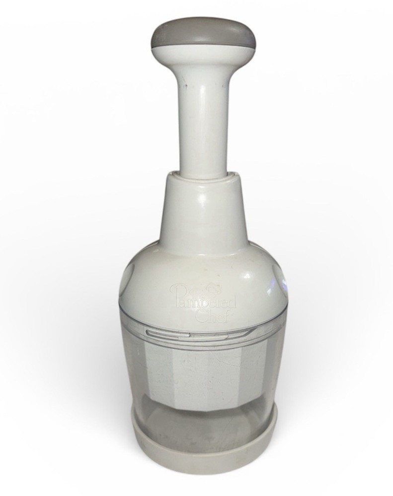 Pampered Chef Chopper #2585 Pre-Owned