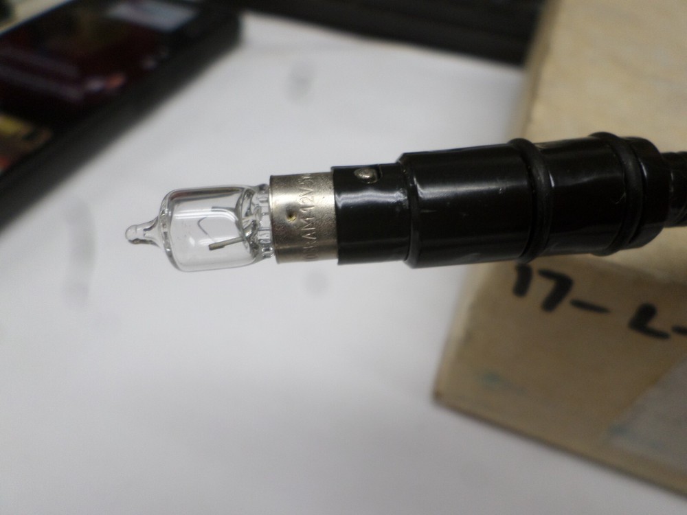 Littlite 17-L-5/18 Task Light with Mounting Chassis (Missing Light Shield)