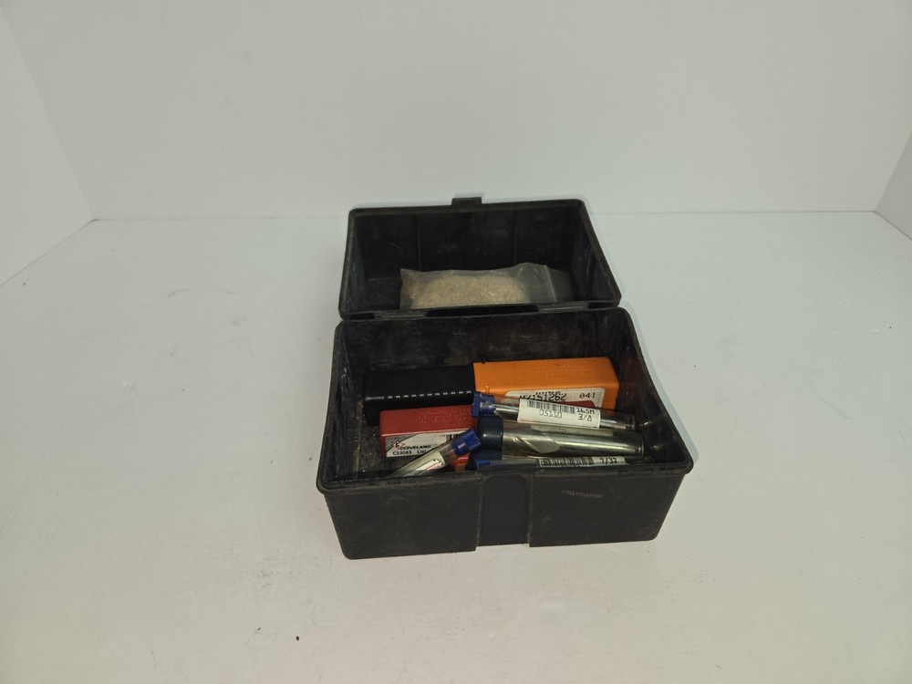 Milling Cutter,end Mills Asorted Sizes, Not All Bits Match There Case.13 Bits