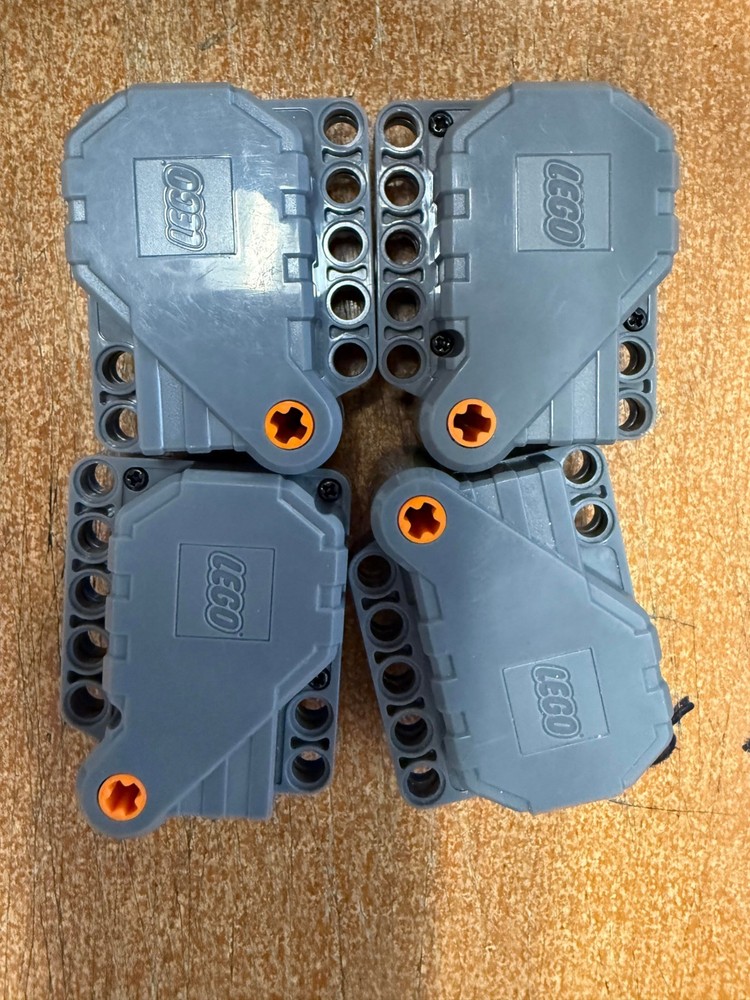 4 LEGO Pull Back MOTOR  from 42118 grave diggers