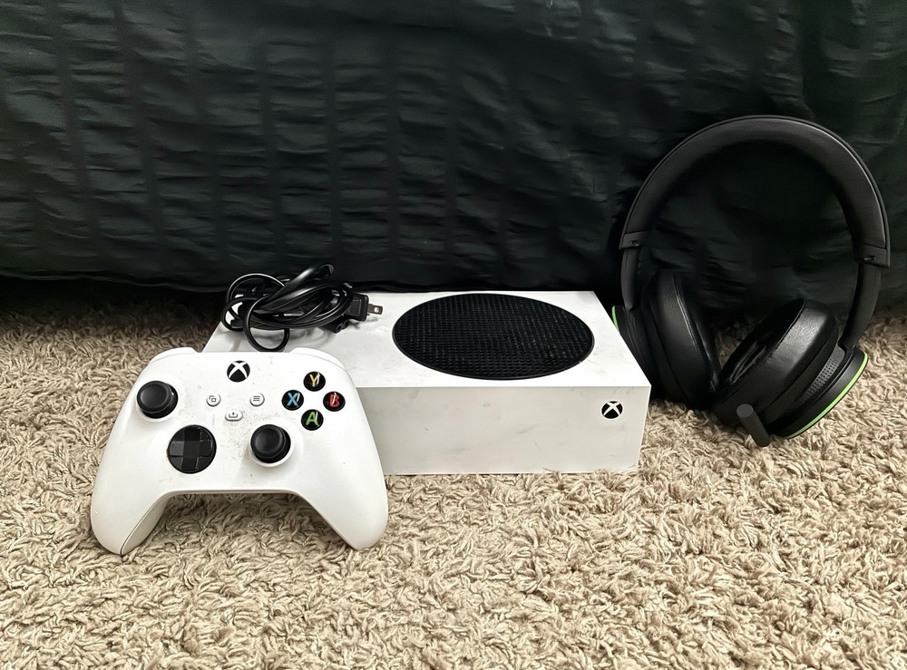 Microsoft Xbox Series S Console Bundle with Wireless Controller & Headset