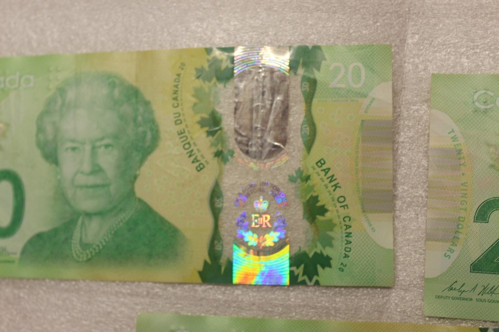 2015 Canada $20 Dollar Commemorative Three (3) Banknote Polymer A Historic Reign