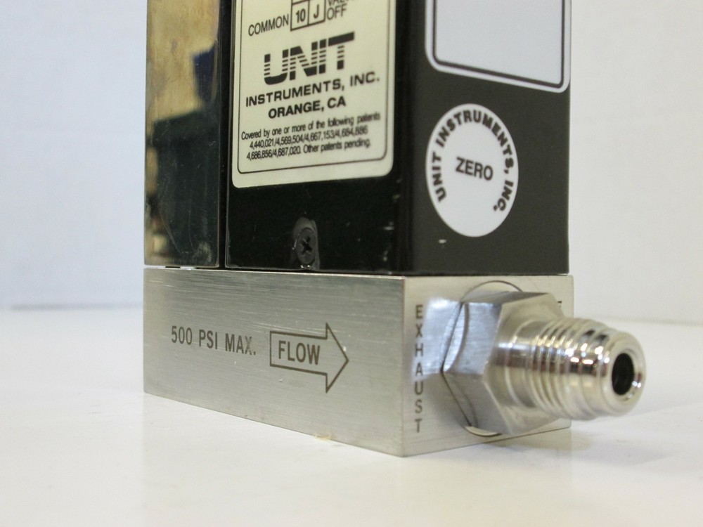 Unit UFC-1400A Mass Flow Controller, O2, 400 SCCM