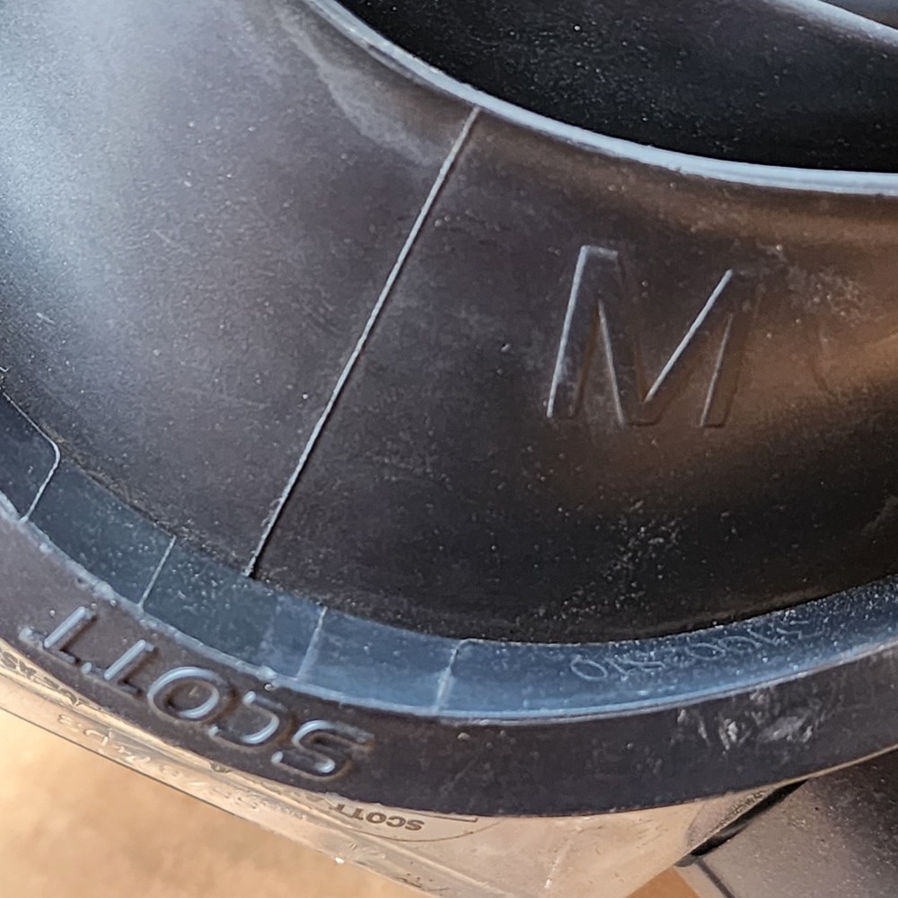 Broken MMR holder - Scott AV3000 HT Firefighter SCBA Mask 5pt net - SIZE: Medium