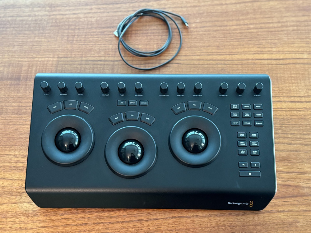 Blackmagic Design DaVinci Resolve Micro Panel w/ USB Cable_Used- Mint Conditions