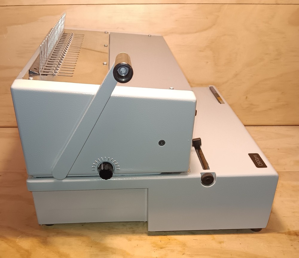GBC CombBind C800PRO Electric Binding Machine, Binds 500 Sheets, Punches 25