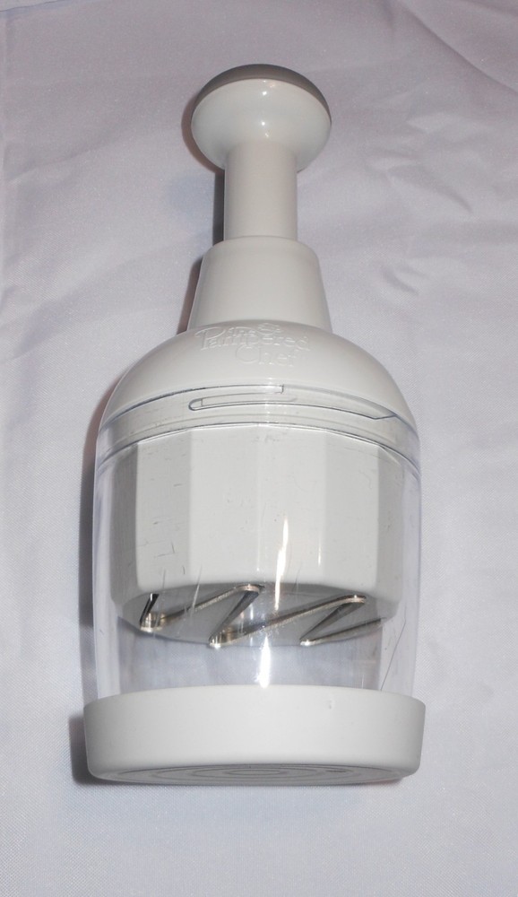 Pampered Chef Push Function Food Chopper 2585 - White w/ Box & Instructs Germany