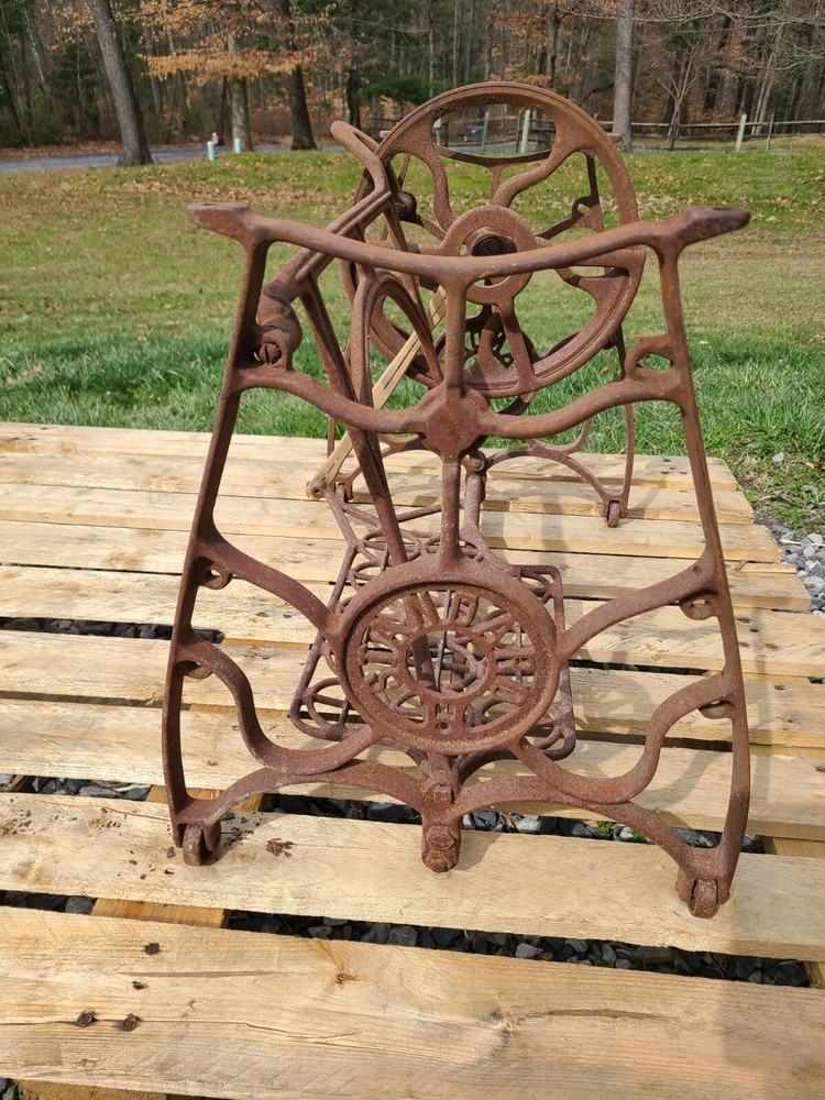 Antique Standard Cast Iron Legs Short Base Treadle Sewing Machine Table Base
