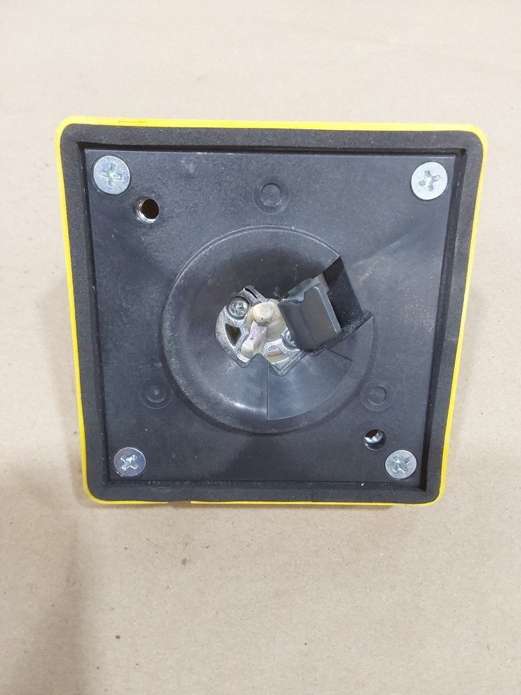 Mitsubishi 1015F External Handle Switch On/Off Reset/Tripped