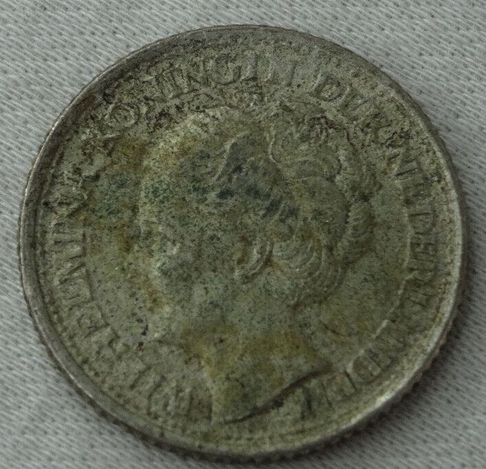 NETHERLANDS SURINAM 1942 10 CENTS SILVER
