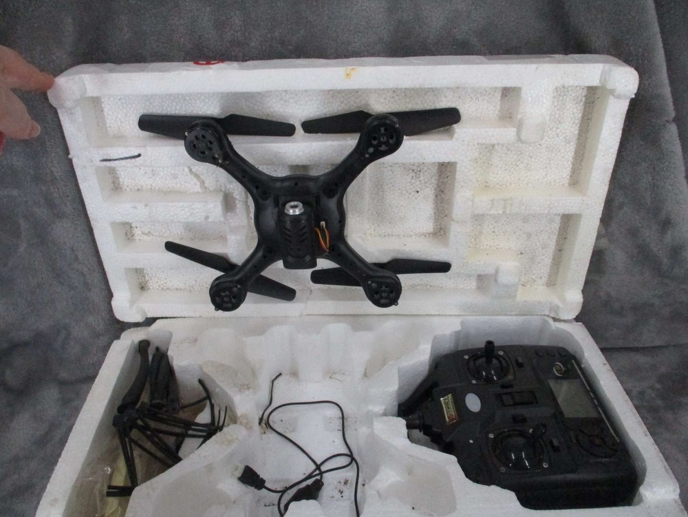 2.4GHz RC Quadcopter Drone White Red