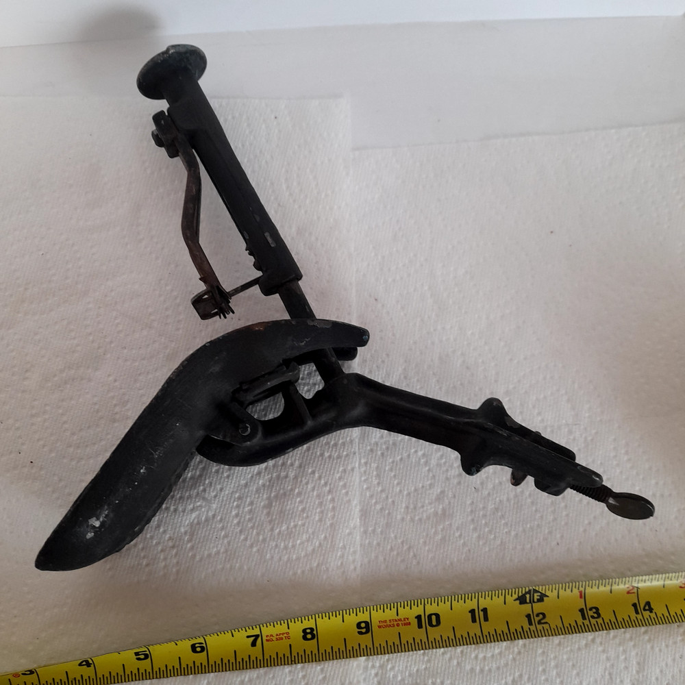 VINTAGE PRIMATIVE HOME CHERRY STONER TABLE MOUNT