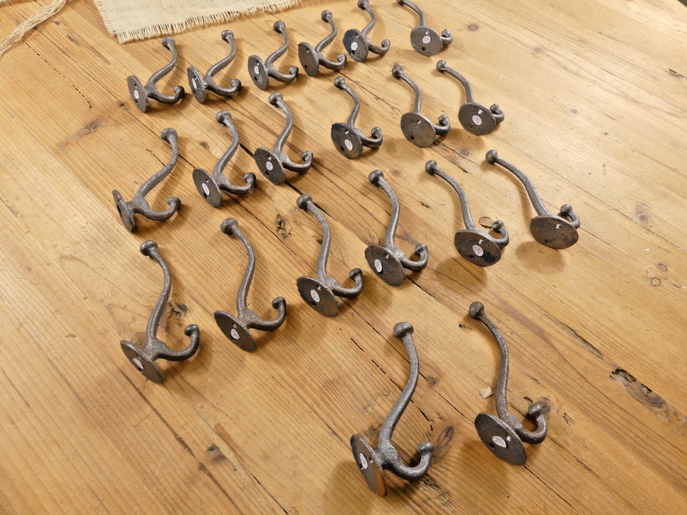20 Cast Iron School Style Coat Hooks Hat Hook Rack Hall Tree Acorn *READ RUST*