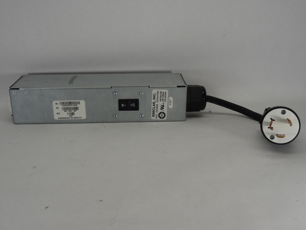 EMC 100-885-007 SINGLE PHASE PDU POWER DISTRIBUTION UNIT