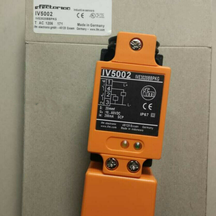 1PCS IFM IV5002 IVE3020BBPKG Proximity Switch New ~
