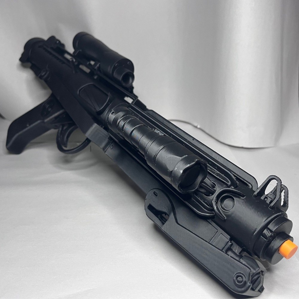 E11 replica blaster Stormtrooper blaster Star Wars, 18”, Assembled￼