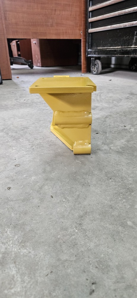 K269-261 Kenworth Replacement Part A/C Compressor Mount Bracket For C15 CAT