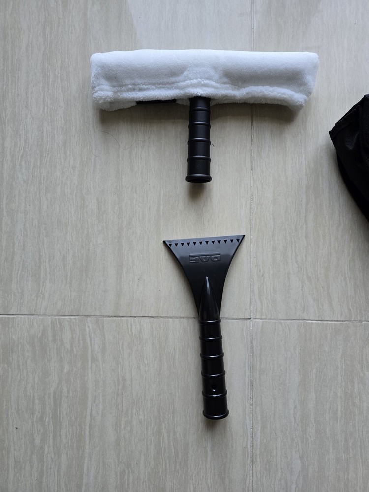 DAF TRUCK WINDOW CLEANING BOXSET INCLUDES ICE SCRAPER