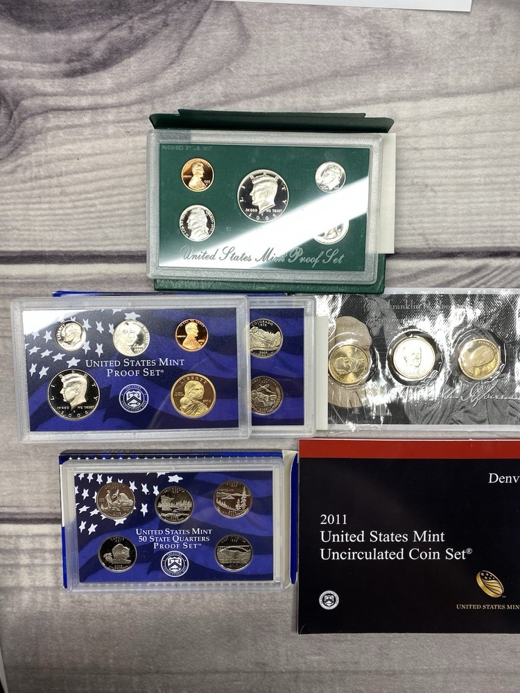 Random US Mint Clad Proof/mint Sets 2011 2005 2006 1995 $14.98 Face