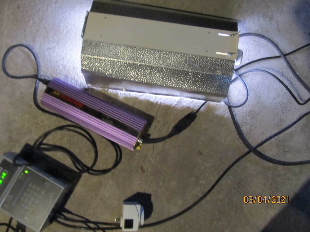 AUTO PILOT DIGITAL ENVIRONMENT CONTROLLER WITH APOLLO 1000 AND LIGHTS