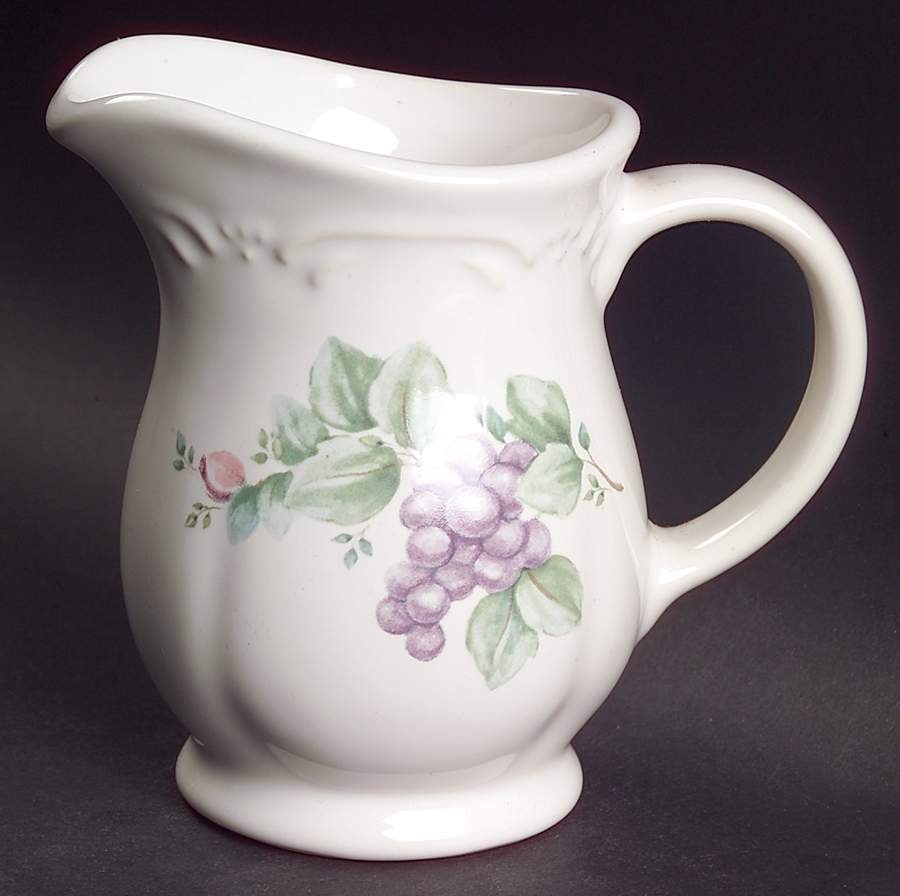 Pfaltzgraff Grapevine Creamer 513087