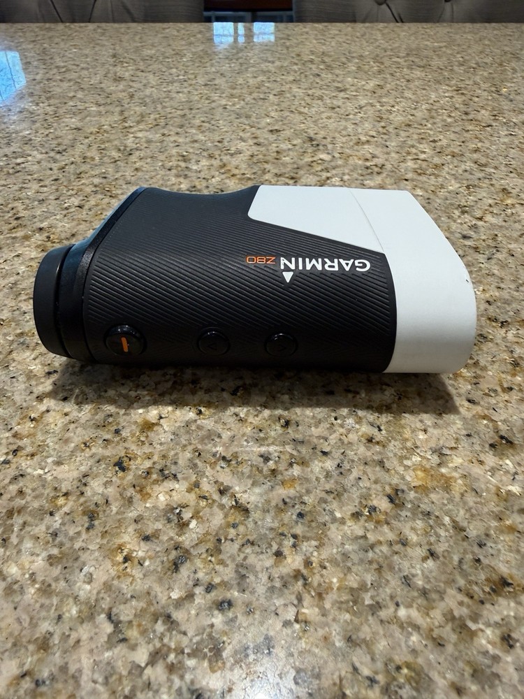 Garmin Z80 Golf GPS Rangefinder w/ Case