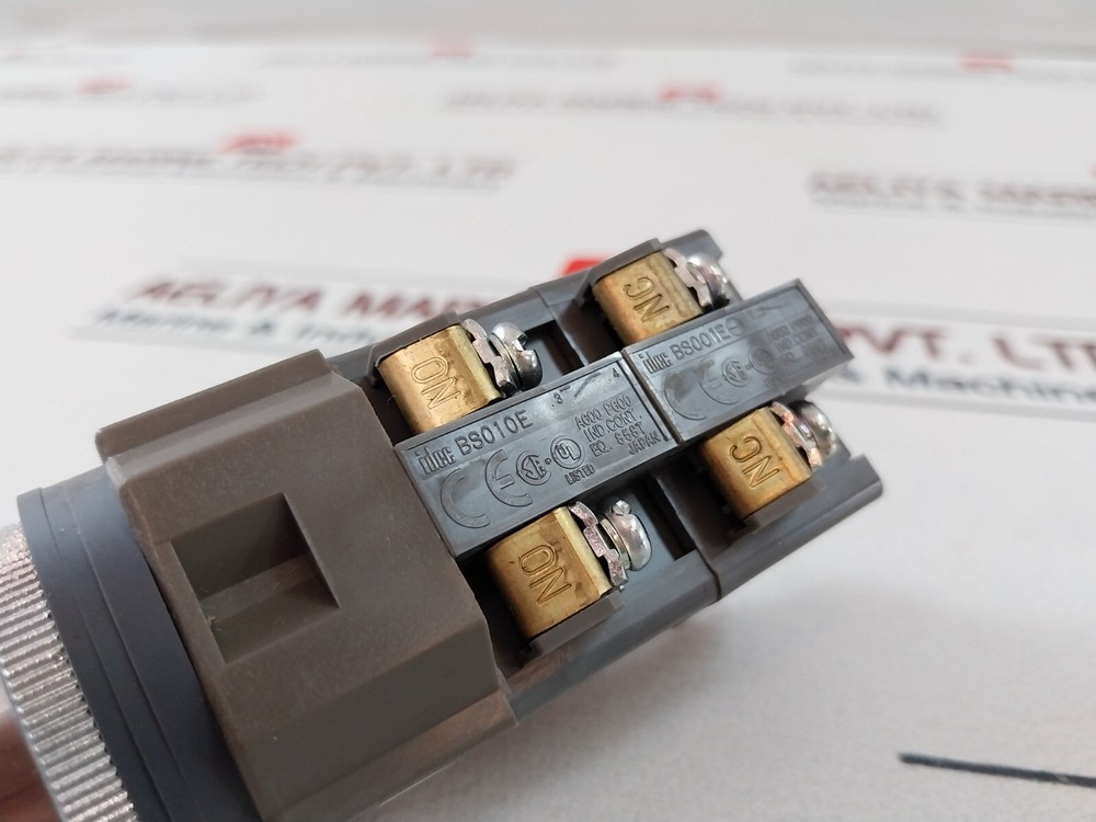 Idec ASN205S Selector Switch 600V 10A