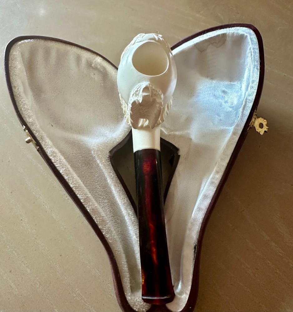 Block meerschaum pipe in case