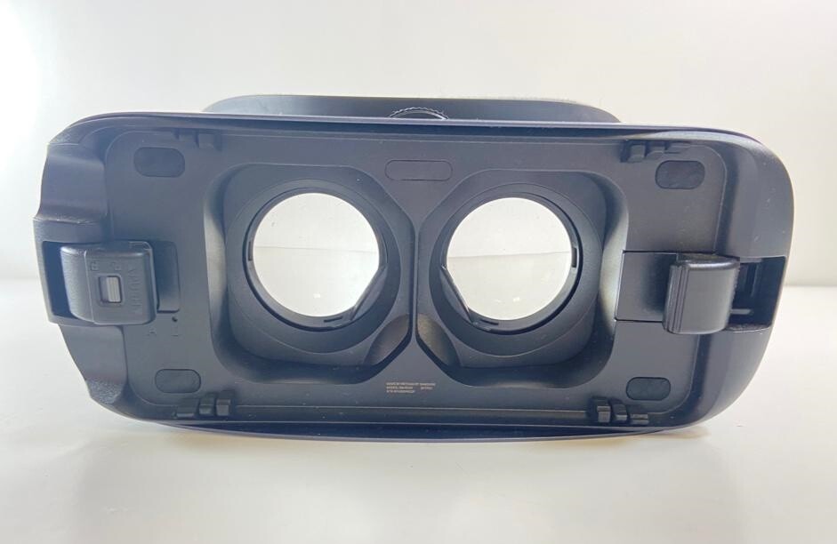 Samsung Gear VR Virtual Reality Headset SM-R324 by Oculus - No Controller