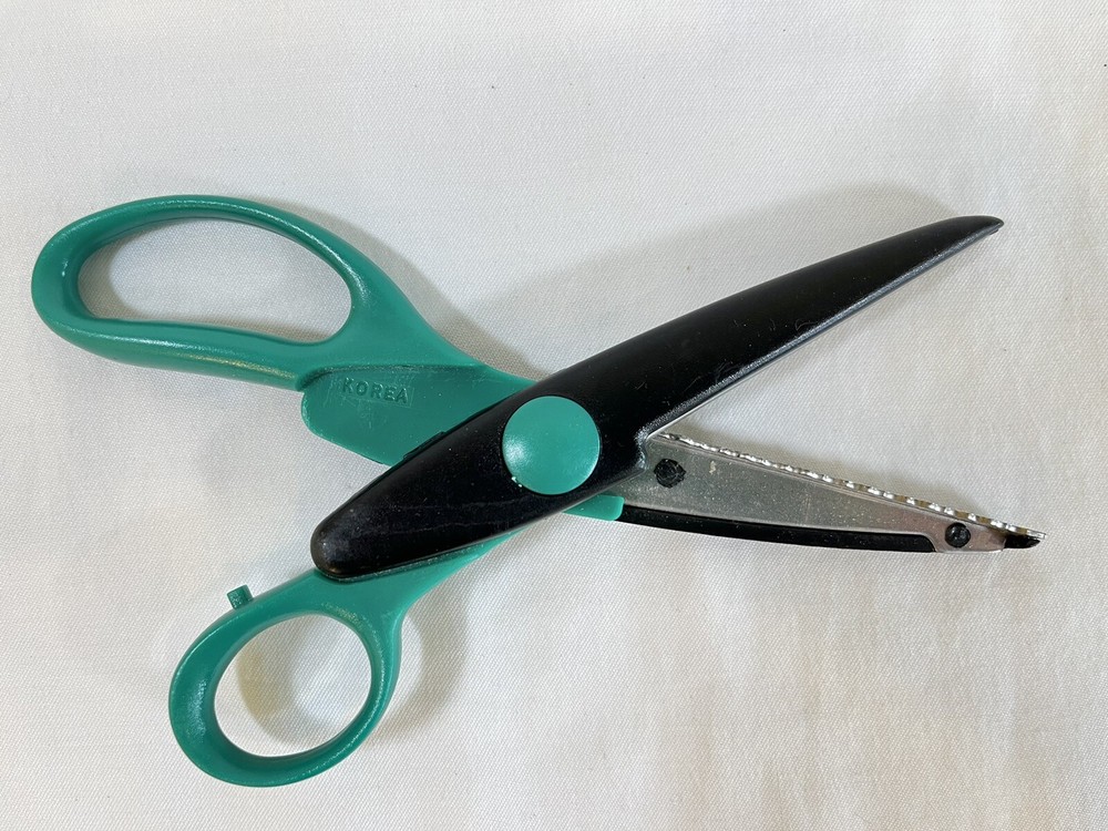 Fiskars Paper Edgers Crafting Scissors SEAGULL