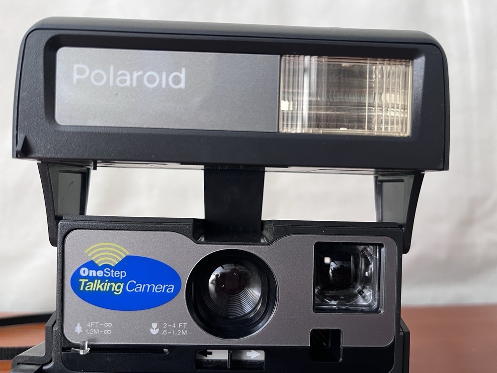 Vintage Polaroid One Step Talking Flash Camera 600 Black W/Strap *Untested