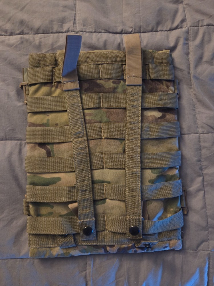 SOURCE Hydration Multicam Molle Sleeve