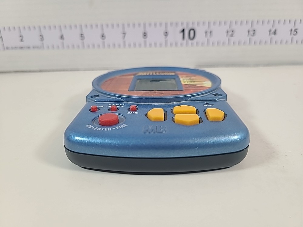 Milton Bradley - Electronic Hand-Held Battleship Game 2002 Tested/Working