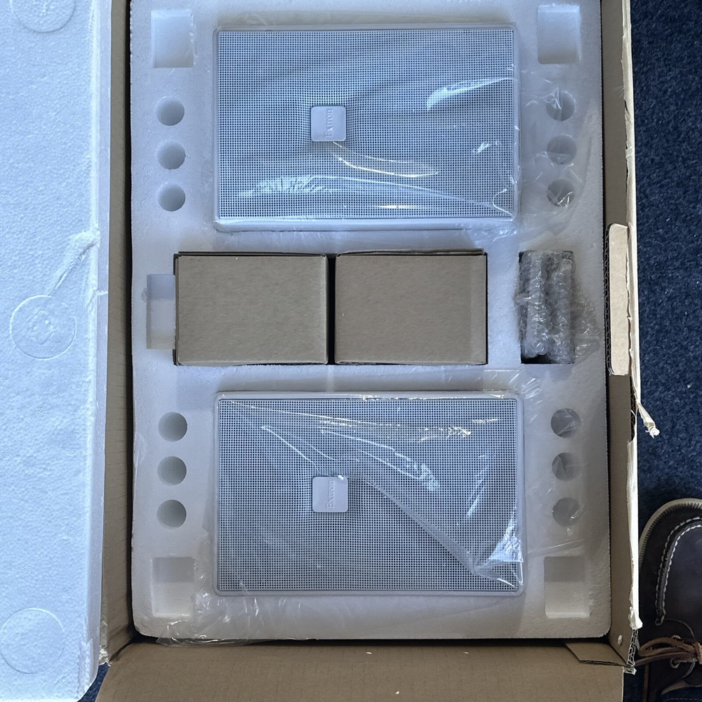 Extron Electronics SI-3 Compact Full Range Surface Mount Speakers 42-105-03 NIB