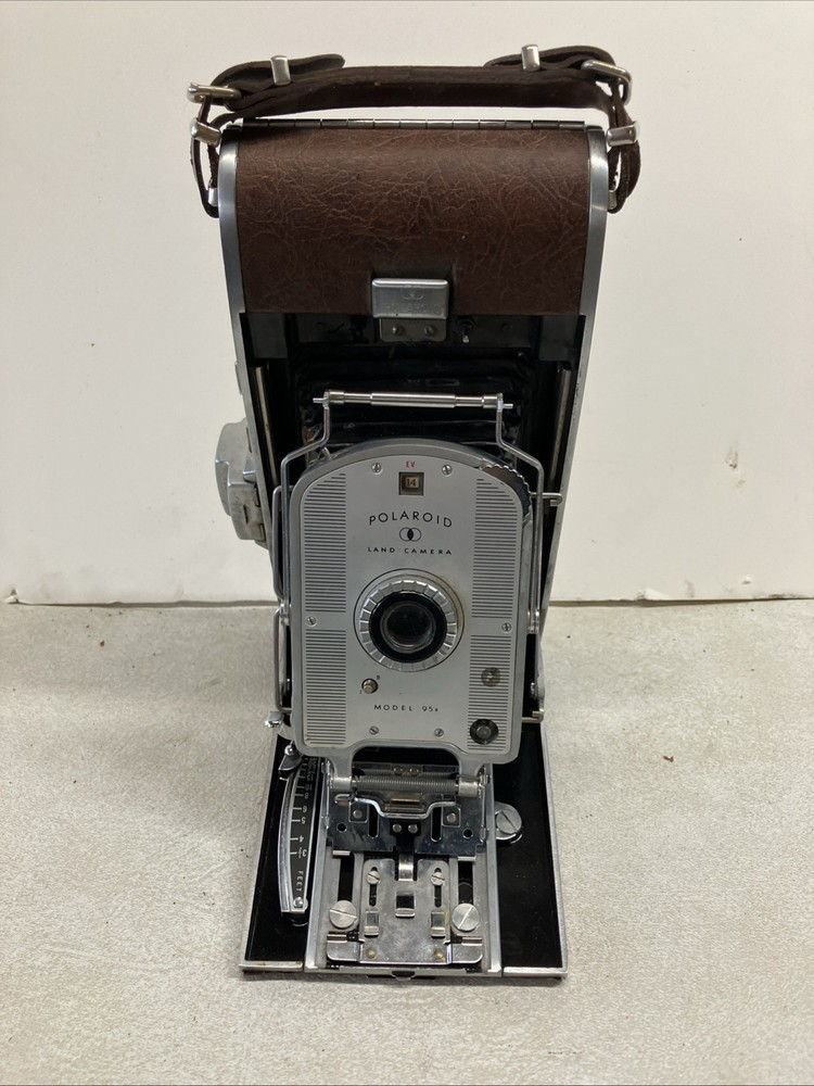 POLAROID LAND CAMERA MODEL 95B From Collection