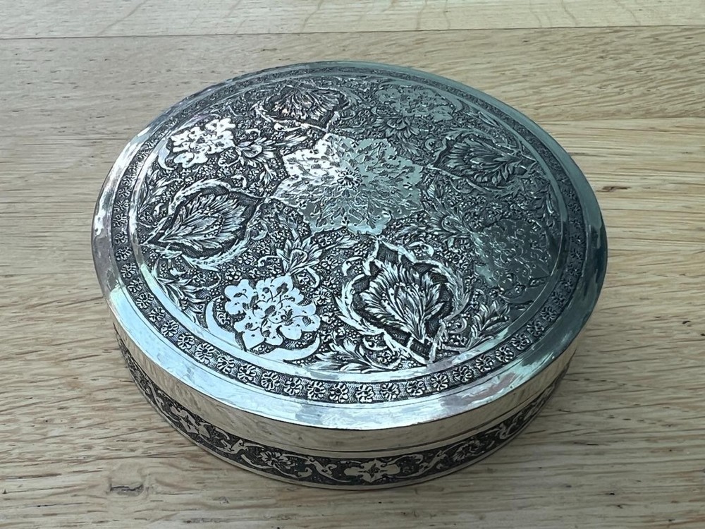 Fine .840 Solid Silver Middle Eastern Circular Snuff or Table Box.