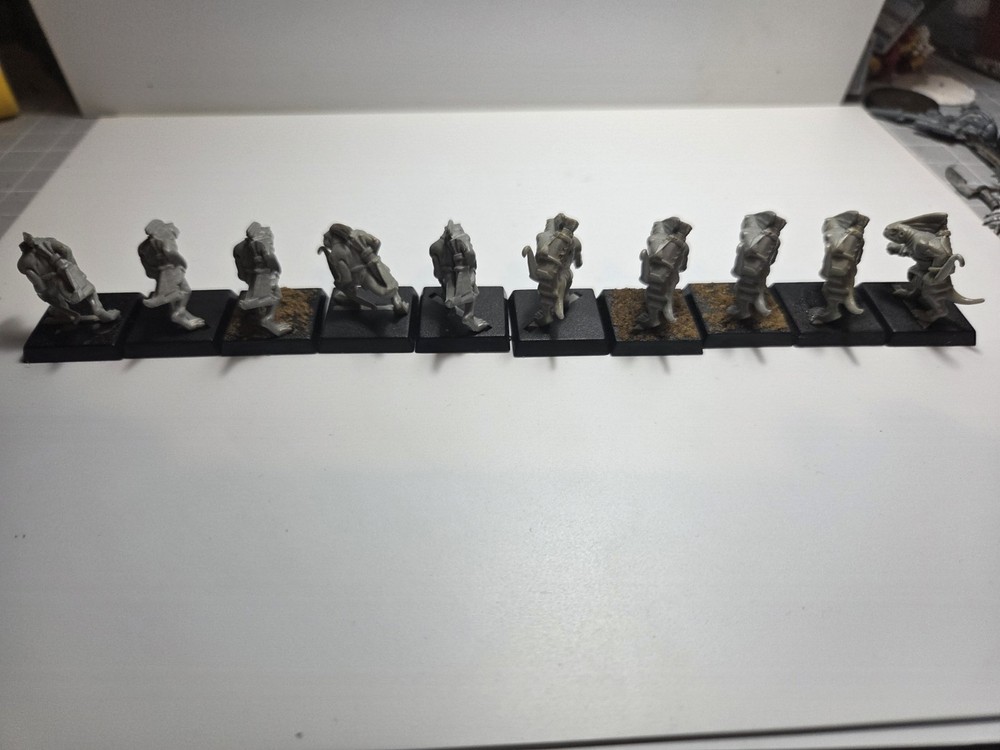 10x Warhammer Lizardmen Skinks With Bows