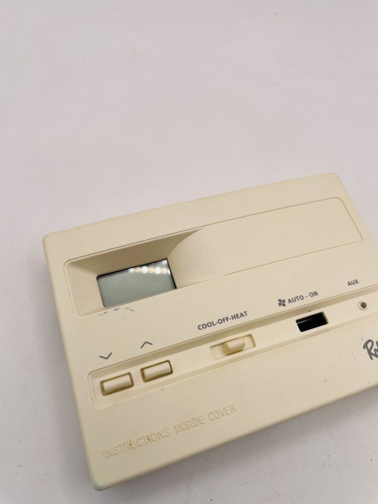 Robertshaw 9515 Non-Programmable Thermostat Ivory Digital Display Wall Mounted