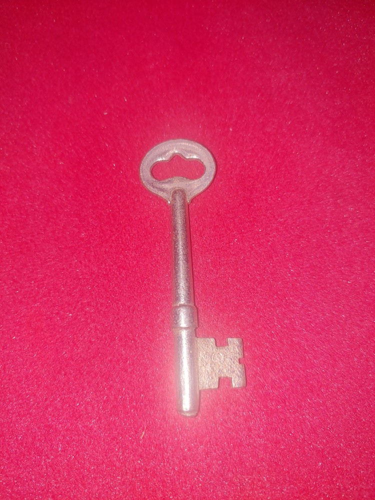 Norwich Haunted Insane Asylum key REAL Haunted !!!Extremely Active!!