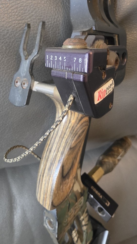 PSE Mach 6 Compound Bow, RH, W/Cobra Stabilizer - Camo