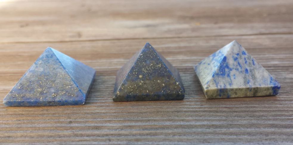 NATURAL LAPIS LAZULI SMALL GEMSTONE PYRAMID 20-22mm