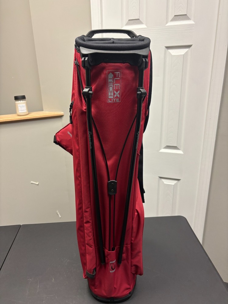 NEW WITH TAGS TAYLORMADE FLEXTECH STAND BAG - RED